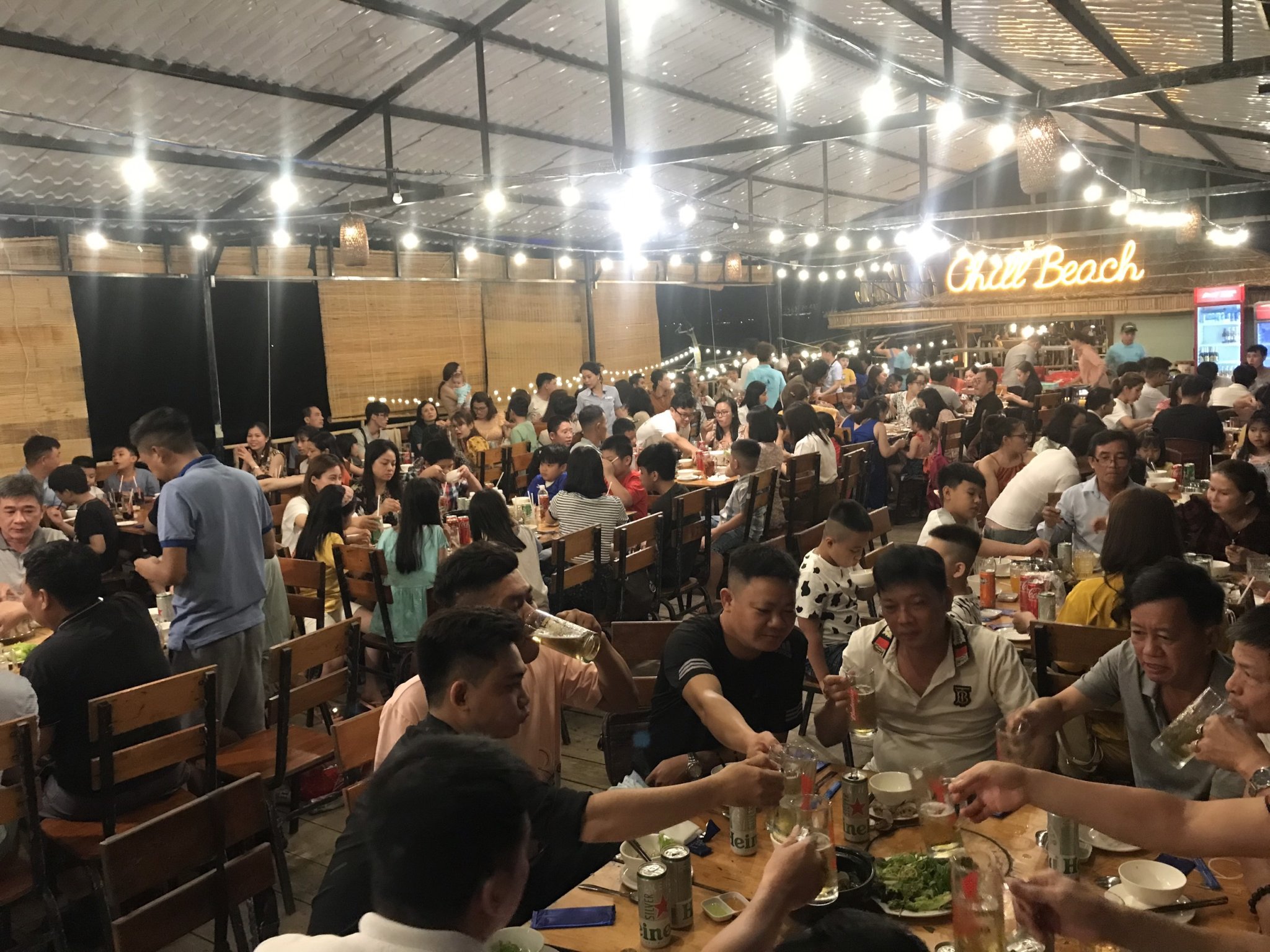 Nhà Hàng Hải Sản Eo Gió Bãi Dài Cam Lâm | Nhận đặt tiệc đoàn giá rẻ